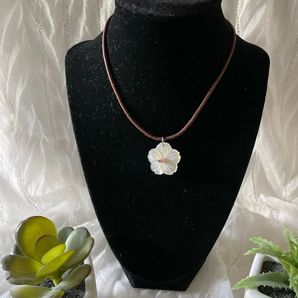 3 choker necklaces (white flower, white shell, wooden beads)